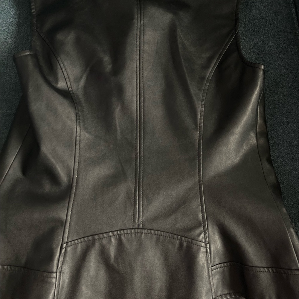 1990’s Vest Studded faux leather Sexy Biker Vibe - Picture 6 of 7